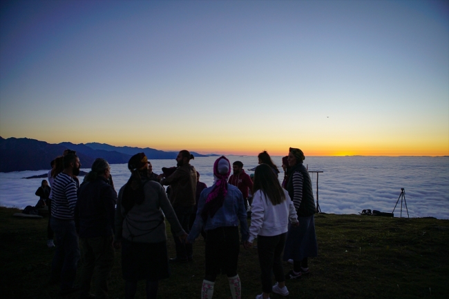 Bulut denizini ölümsüzleştirmek için Kaçkarlar'da nöbet tutuyorlar